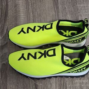 DKNY New Womens Shoes Size 7 M Athletic